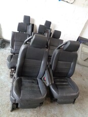 Discovery 3 Black seats
