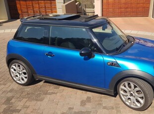 Mini Cooper S, Met Blue, Optional Bank finance available