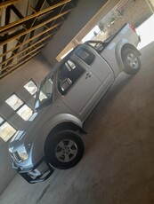 Nissan Navara 2.5 DCI Extended Cap for sale.