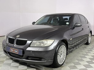 2009 BMW 320i (E90)