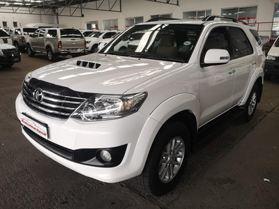 2012 Toyota Fortuner 2.5 D-4D Raised Body LOW Mileage!!
