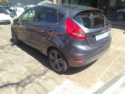 2013 Ford Fiesta 1.6 manual in a very good condition
