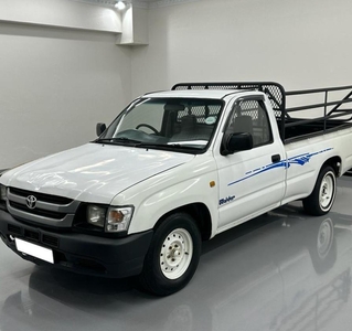 2005 Toyota Hilux 2.0 Specifications