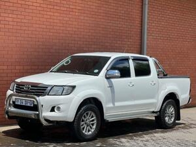 Toyota Hilux 2014, Automatic, 4 litres - Lulekano