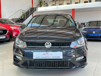 2015 Volkswagen (VW) Polo Sedan 1.6 Comfortline Tiptronic