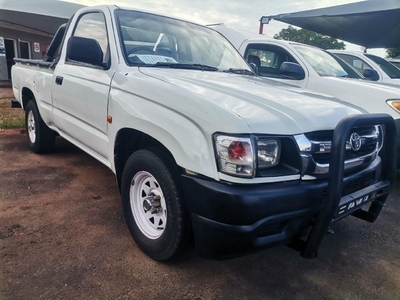 Used Toyota Hilux 2.0 Petrol Manual SWB for sale in Gauteng