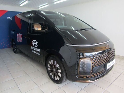 2023 hyundai Staria MY21.11 2.2D Luxury 9 Seater AT for sale!