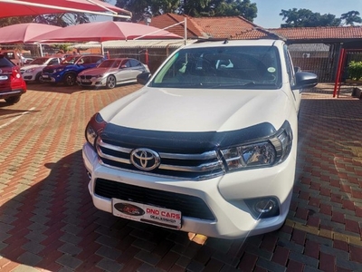 Used Toyota Hilux 2.0 single cab for sale in Gauteng