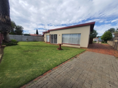 4 Bedroom Freehold Sold in Potchefstroom Central
