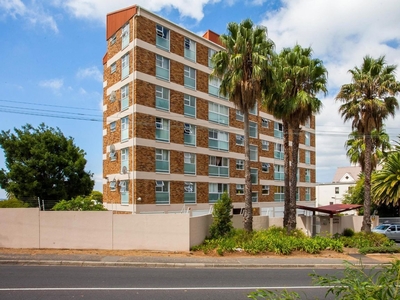 1 Bedroom Apartment To Let in Wynberg