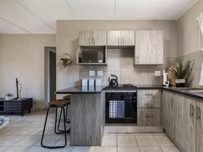 2 Bedroom Apartment / Flat to Rent in Garsfontein