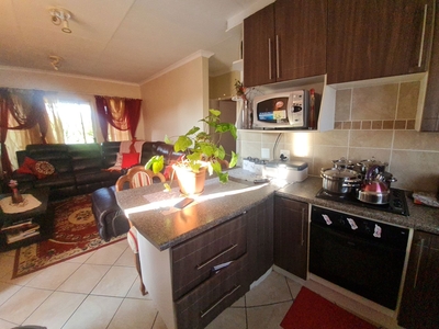 2 bedroom apartment to rent in Mooikloof Ridge