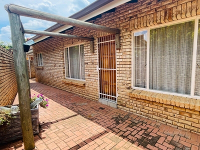 2 Bedroom House for sale in Kannoniers Park - Villa Marlani, 35 Silver St, Kannonierspark, Potchefstroom