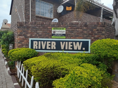 2 Bedroom Townhouse to rent in Philip Nel Park - 74 River View, 49 Namen