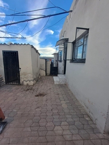 3 Bedroom House to rent in Meadowlands East