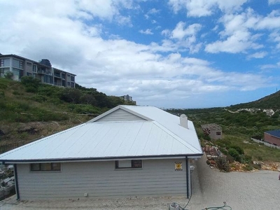 Duet with large undercover balcony with braai