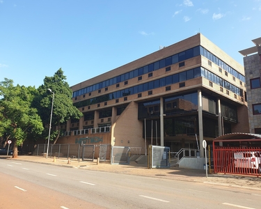 109m² Office To Let in Hatfield