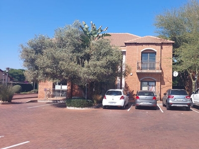 109m² Office To Let in Moreleta Park