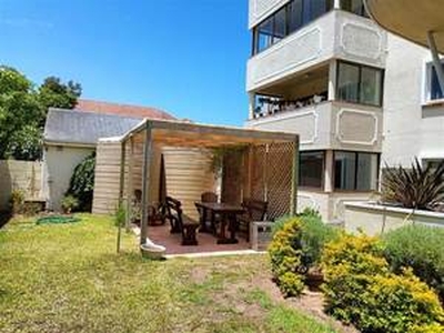 2 Bed Apartment in Kenilworth Upper - Cape Town