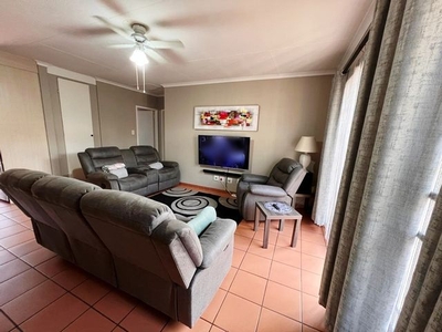 2 Bedroom Townhouse For Sale in Highveld