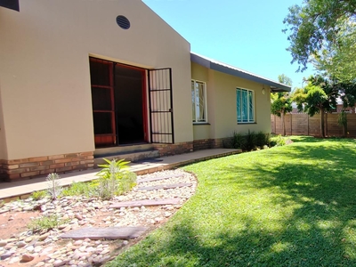 2 Bedroom Townhouse to rent in Middelpos