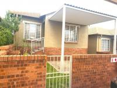 3 Bedroom Simplex for Sale For Sale in The Reeds - MR619378
