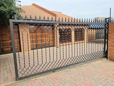 4 Bedroom House to rent in Highveld - 43 Spata Street