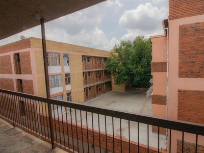 1 Bedroom Flat For Sale in Kempton Park Central