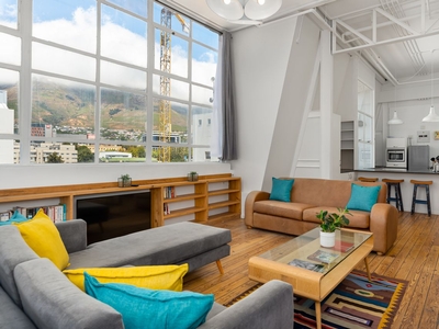 2 Bedroom Apartment Sold in Cape Town City Centre