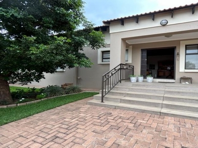 4 Bedroom townhouse - sectional for sale in Boschdal, Rustenburg