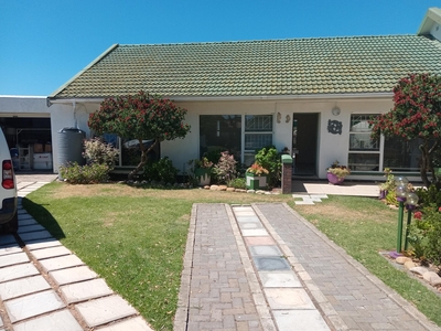 3 Bedroom House to Rent in Aston Bay - Property to rent - MR