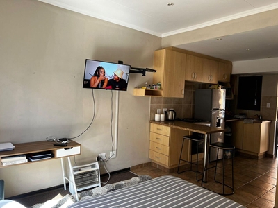 1 Bedroom Apartment For Sale in Bainsvlei