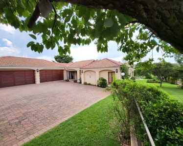 3 Bedroom House To Let in Blue Valley Golf Estate