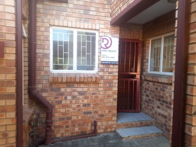3 Bedroom Townhouse To Let in Newlands