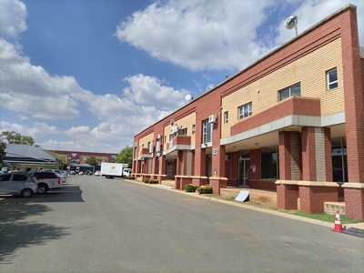 676m² Warehouse For Sale in Rooihuiskraal North