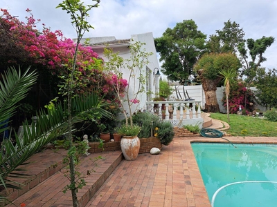 House For Sale in Edgemead