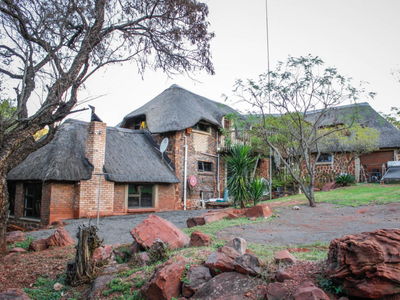 House for sale with 4 bedrooms, Presidentsrus, Middelburg