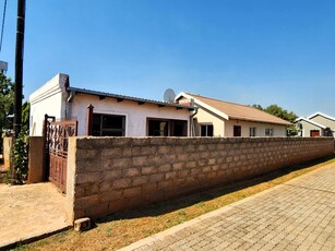 3 Bedroom House For Sale in Mahube Valley