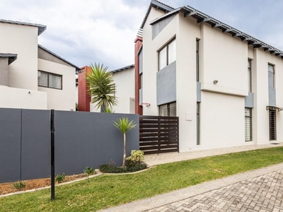 3 Bedroom house for sale in Craigavon, Sandton
