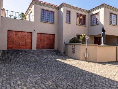 4 Bedroom townhouse - freehold sold in Craigavon, Sandton