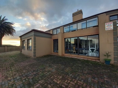 6 Bedroom House For Sale in Vredenburg - 1 Panorama Crescent