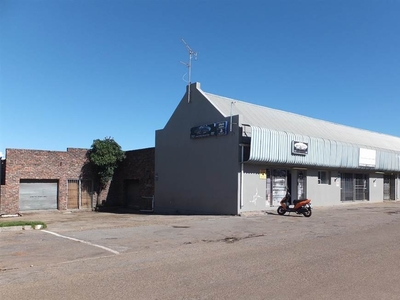 740 m² Commercial space in Humansdorp