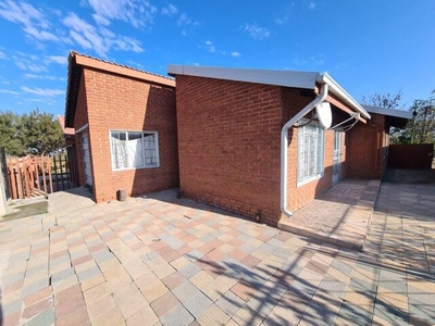 House For Sale In Maokeng, Kroonstad