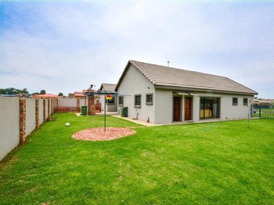 House For Sale In Waterberry Estate, Potchefstroom