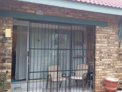 Townhouse For Sale In Adamayview, Klerksdorp