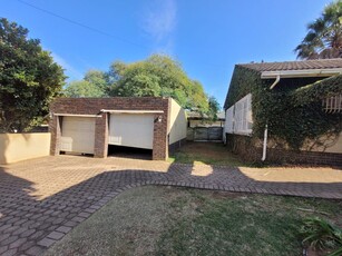 3 Bedroom Garden Cottage To Let in Constantia Kloof