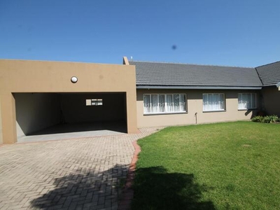 Apartment For Rent In Witbank Ext 8, Witbank