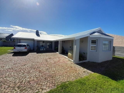 House For Sale In Perlemoenbaai, Gansbaai