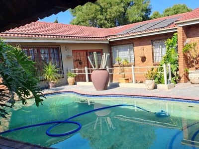House For Sale In Reyno Ridge, Witbank