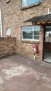 Townhouse For Rent In Lindbergh Park, Johannesburg